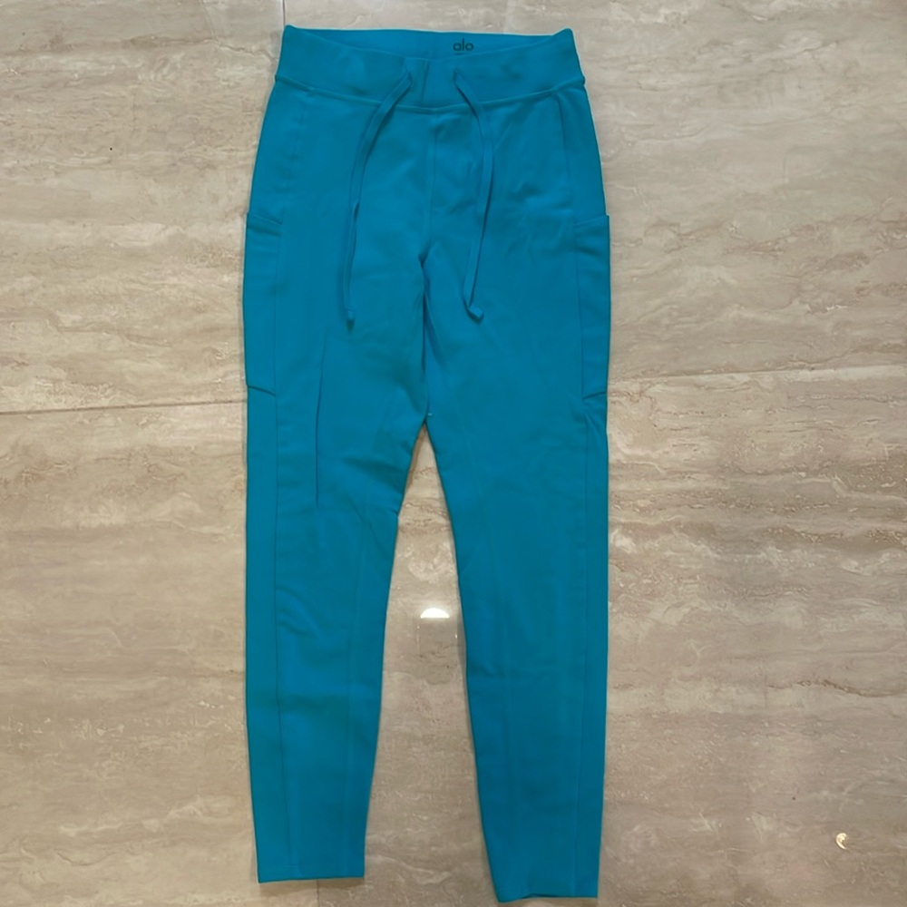 Alo Leggings
